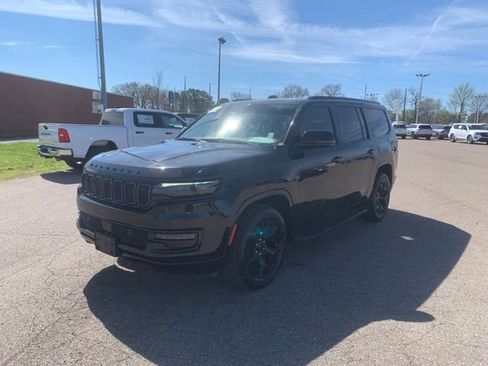 Used 2024 Jeep Wagoneer Series II image 3