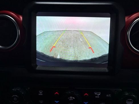 Used 2018 Jeep Wrangler Unlimited Rubicon image 19