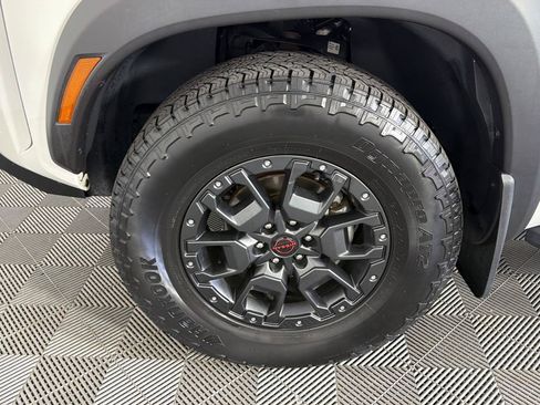 Used 2023 Nissan Frontier PRO-4X w/ Pro-4X Premium Package AWD/4WD image 17