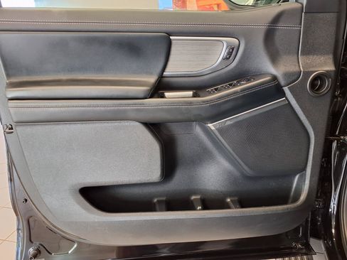 Used 2025 Ford Expedition Platinum AWD/4WD image 22