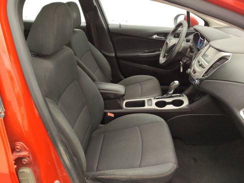Used 2017 Chevrolet Cruze LS FWD image 21