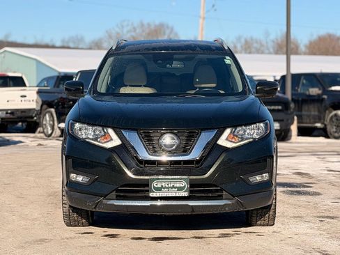 Used 2020 Nissan Rogue SL image 2