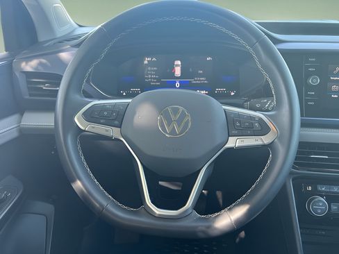 Used 2024 Volkswagen Taos SE AWD/4WD image 18
