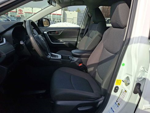 Used 2022 Toyota RAV4 LE image 11