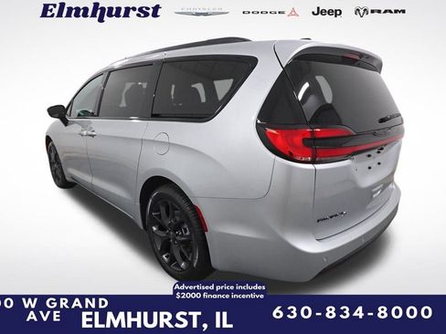 New 2026 Chrysler Pacifica Select w/ S Appearance Package image 3