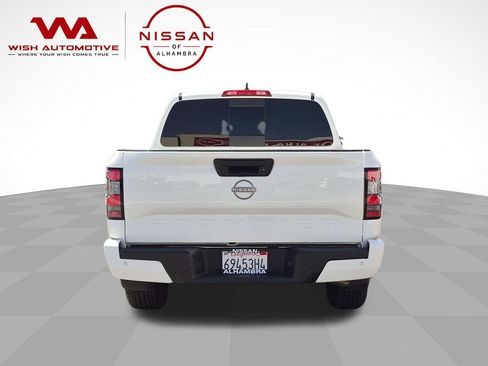 Certified 2025 Nissan Frontier SV RWD image 6
