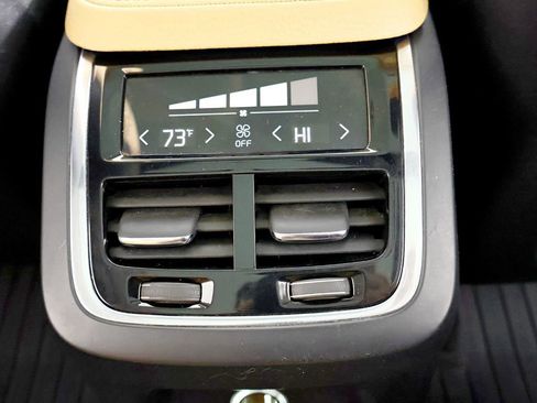 Used 2016 Volvo XC90 T8 Momentum w/ Vision Package image 45