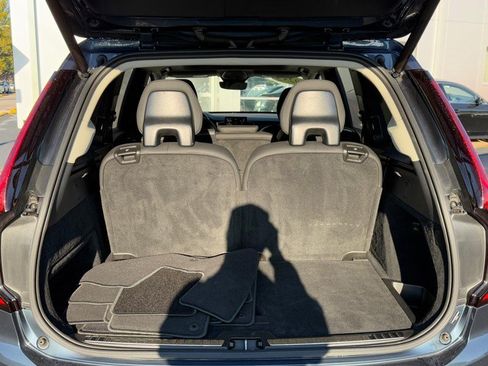 Certified 2025 Volvo XC90 B6 Plus image 5