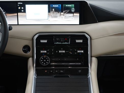 Used 2025 Nissan Armada Platinum w/ Convenience Package AWD/4WD image 15