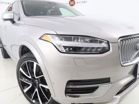 Used 2024 Volvo XC90 B5 Plus image 19