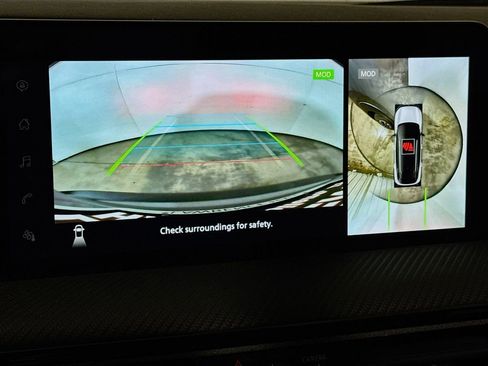 Used 2025 Nissan Kicks SR image 11