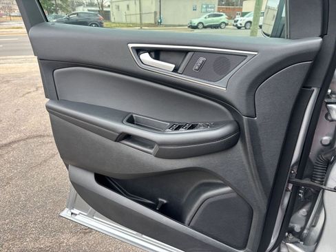 Used 2024 Ford Edge SEL image 18