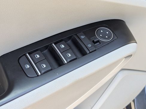 Used 2022 Kia Soul LX FWD image 11