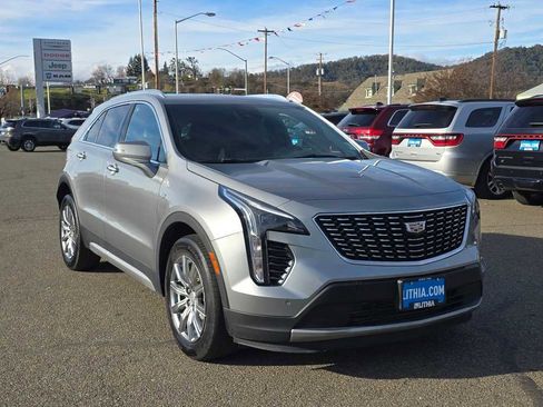 Used 2023 Cadillac XT4 Premium Luxury image 7