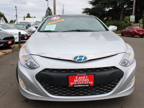 Used 2015 Hyundai Sonata Limited w/ Option Group 02 FWD image 3