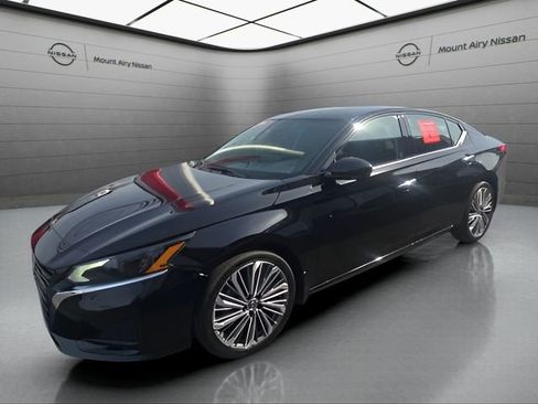 Certified 2025 Nissan Altima 2.5 SL FWD image 8
