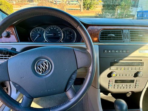 Used 2006 Buick LaCrosse CXL w/ Chrome Appearance Package image 8