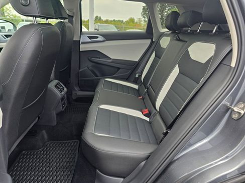 New 2025 Volkswagen Taos SEL image 29