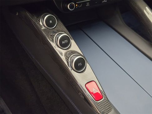 Used 2018 Ferrari GTC4Lusso image 41