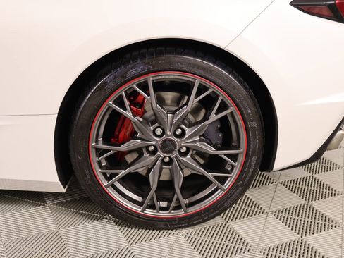 Used 2023 Chevrolet Corvette Stingray Premium Conv w/ Z51 Performance Package RWD image 16