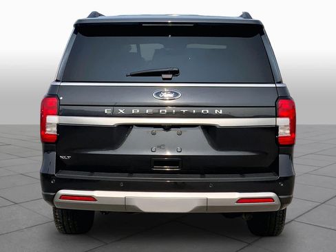 Used 2023 Ford Expedition XLT RWD image 5