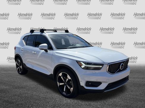 Used 2019 Volvo XC40 T5 Inscription image 2