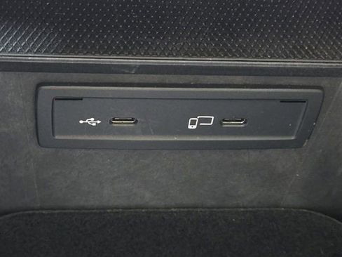 Used 2021 Mercedes-Benz GLC 300 4MATIC image 17