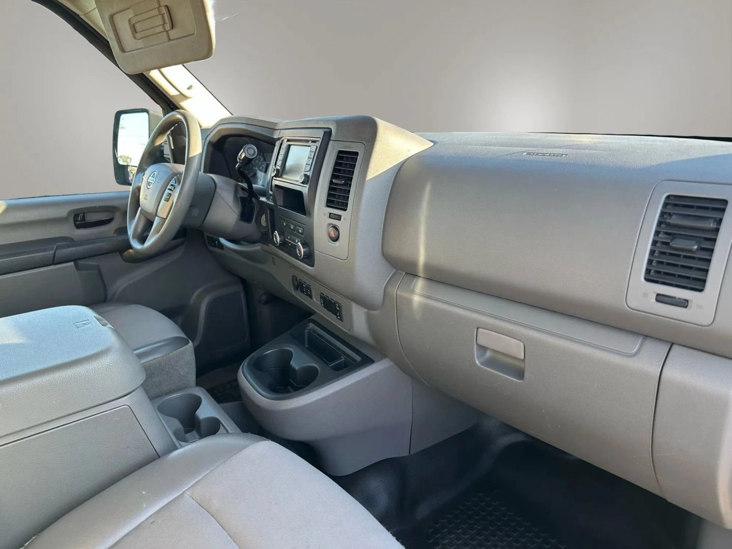 Used 2021 Nissan NV 3500 SV RWD image 14