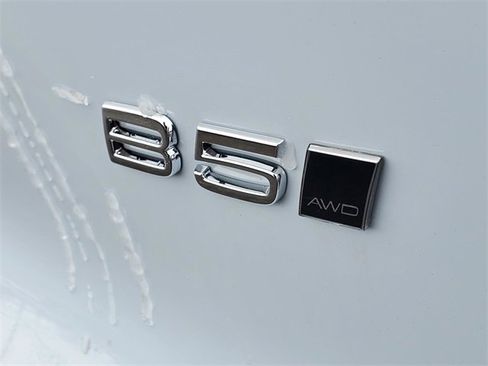 New 2026 Volvo XC40 B5 Plus w/ Protection Package Premier image 8