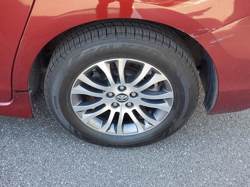 Used 2019 Toyota Sienna L image 41