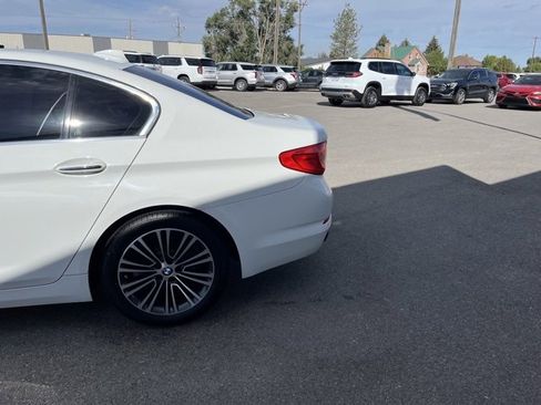 Used 2017 BMW 530i w/ Premium Package image 6