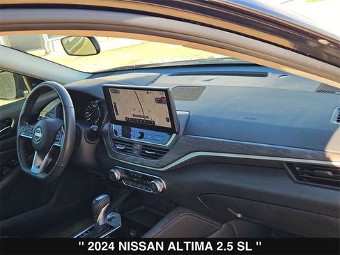 Used 2024 Nissan Altima 2.5 SL image 30