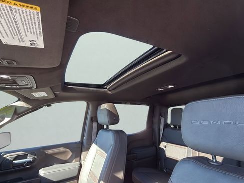 Used 2021 GMC Sierra 1500 Denali w/ Denali Ultimate Package image 11