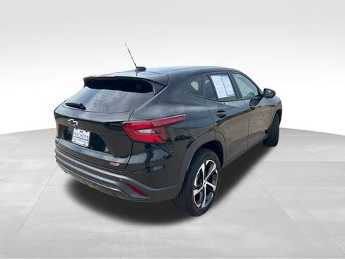 Used 2025 Chevrolet Trax RS w/ Driver Confidence Package FWD image 9