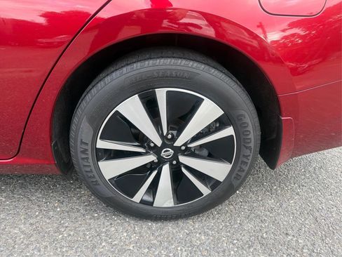 Used 2019 Nissan Altima 2.5 SV FWD image 16