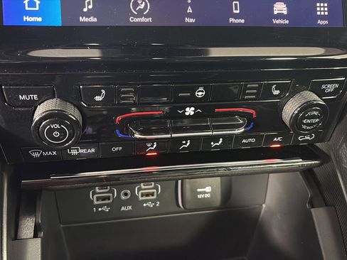 Used 2023 Jeep Grand Cherokee Limited image 36