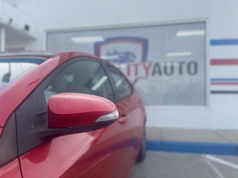 Used 2015 Toyota Corolla S image 13