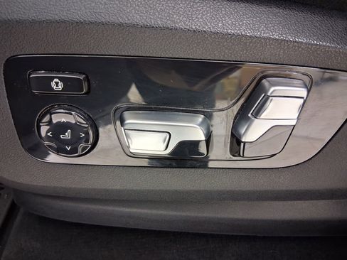 Certified 2023 BMW X7 xDrive40i w/ M Sport Package image 12