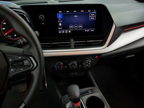 Certified 2024 Chevrolet Trax RS image 16