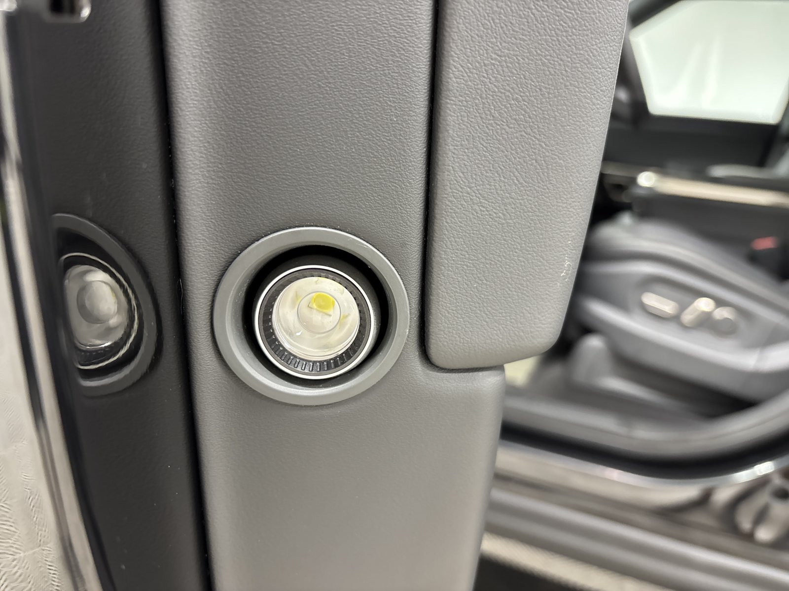 Used 2023 Rivian R1S Adventure Quad AWD/4WD image 32