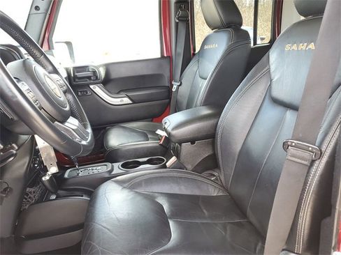 Used 2013 Jeep Wrangler Unlimited Sahara w/ Connectivity Group image 22