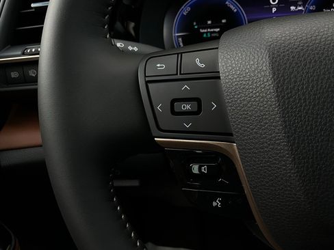 New 2025 Toyota Crown Signia image 37