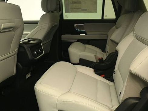 New 2026 Ford Expedition Max Platinum AWD/4WD image 10
