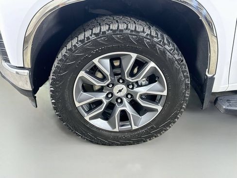 Used 2019 Chevrolet Silverado 1500 LTZ w/ LTZ Plus Package AWD/4WD image 8