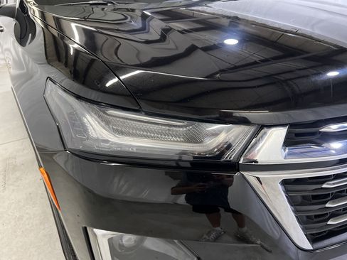 Used 2023 Chevrolet Traverse LT w/ LT Premium Package AWD/4WD image 5