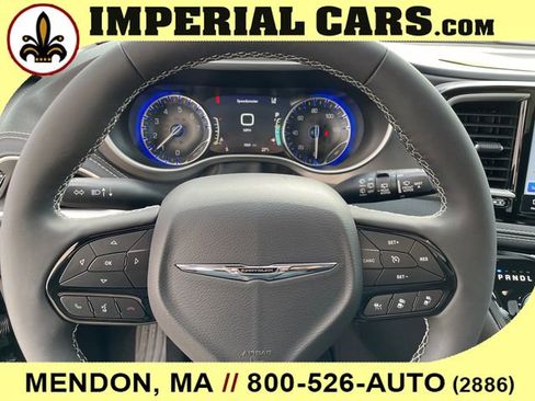 New 2026 Chrysler Pacifica Select image 32