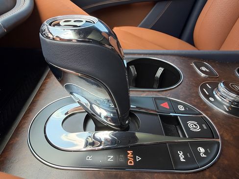 Used 2023 Bentley Bentayga AWD/4WD image 89