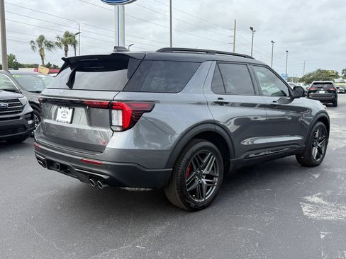 Certified 2025 Ford Explorer ST AWD/4WD image 5