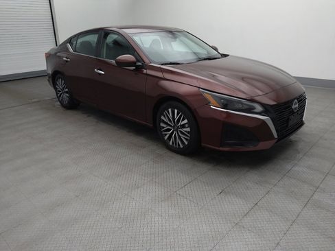 Used 2023 Nissan Altima 2.5 SV image 11