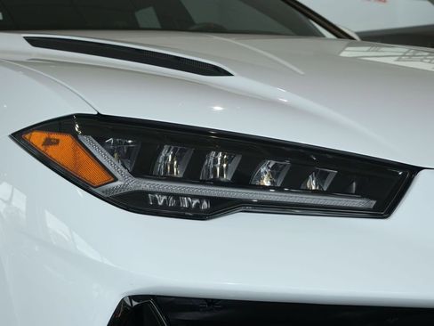 Used 2024 Lamborghini Urus Performante AWD/4WD image 13